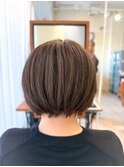 前下がりショートボブ×ハイライト