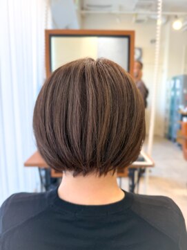 リンクス 東戸塚店(LINKS) 前下がりショートボブ×ハイライト