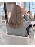 明るすぎないベージュカラー