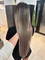 メリー オオサカ(Merly Osaka)&nbsp;迫力満点！超ロングバレイヤージュ