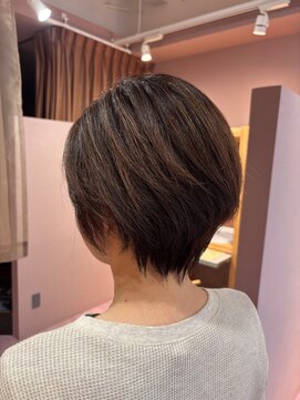 11.25ふんわり立体感ハイライトショート小顔