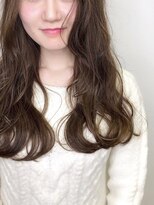 アトレ アネックス(attrait ANNEX)&nbsp;セミロング×ベージュカラー。透明感と柔らかさを引き出す上質な