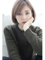 オウル(Owll)&nbsp;丸みのあるボブスタイル[mignon]耳掛け透明感ベージュカラー