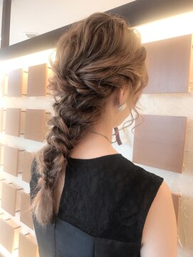 アリーナ 緑が丘店(arena) 編みおろしパーティヘアアレンジ