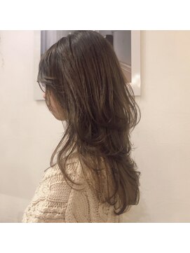 マウロア(MAULOA) "ロングウルフ×ラベンダーアッシュ"ayumi