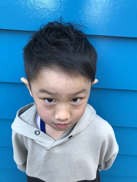 トゥッカ タロ(Tukka talo) キッズ刈り上げスタイル