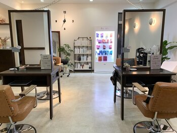 ヘアーサロンシャルム(hair salon charme)の写真/オシャレな空間に親切丁寧で気さくなstaff揃い＊ずっと通い続けたい「技術」「サービス」がcharmeに。