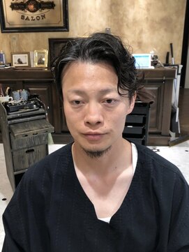 ルドローブラントオオサカ(LUDLOW BLUNT Osaka) 【LUDLOW BLUNT】藤原貴徳 七三分け サイドパート エロパーマ