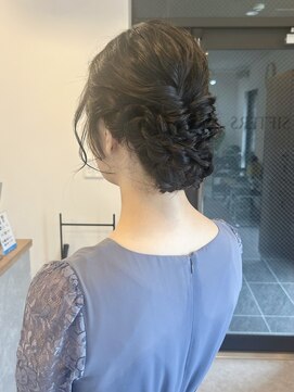 シフターズ(SIFTERS) ヘアセット【編み込みアップスタイル】