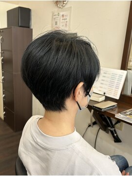 ヘアアトリエ シャイニィ(hair atelier Shiny) 耳見えベリーショート