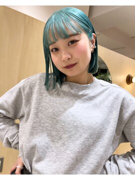 スタン 渋谷(Stam) ターコイズブルーハイトーンボブ切りっぱなしケアブリーチ渋谷