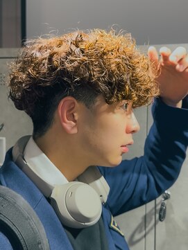 テクト バイアッシュ 吉祥寺店(Tect by Ash) 外国人風スペインカールスパイラルパーマツーブロックフェード