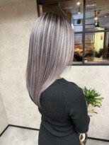 サニー 渋谷(SUNNY)&nbsp;バレイヤージュ、ハイライト、レイヤーロング、グレーベージュ