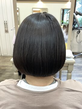 アルターリール(aL ter Rire) ホワイトブロンド/外ハネボブ/美髪/ワイドバング[鎌取］中村