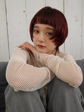 アクアオモテサンドウ(ACQUA omotesando) △ウルフカットシャギーカットバーガンディレッドカラー