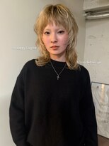 ノラ シンディ(NORA CYNDY) シャギーレイヤー ハッシュカット ブロンドベージュ 抜きっぱ
