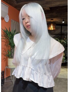 テラ 仙台(Tera) ホワイトペールブルー × レイヤーカット