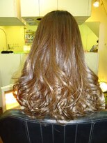 エムスリーディーミュゼステージ(M3D)&nbsp;ピコカラー（キャラメルアッシュ）カール仕上げ