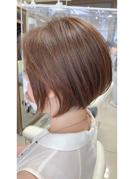 アッシュ 浜田山店(Ash) 短すぎないショートボブ