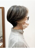 ショート×白髪ぼかしハイライト×フェイスフレーミング