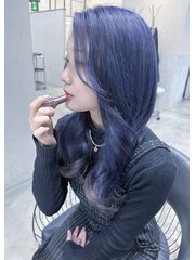 ブリーチカラー　韓国ヘア 青髪 ブルー ワンホン レイヤー
