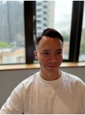 大人海外メンズヘア七三分けサイドパートフェードカット