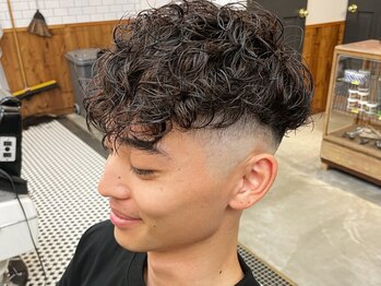 アンドファイブ 仙川(&FIVE)の写真/【仙川駅徒歩3分】メンズパーマ・フェードが得意*カジュアル～ビジネスまで幅広く再現性高いスタイルに対応