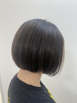 アールモンドヘア新世界 パツッとミニボブ