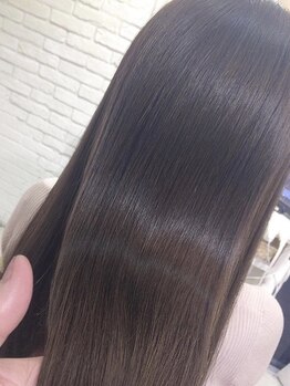 【UNJOUR GARDEN】自慢のストレート技術◎ずっと悩んでいたクセ毛が解決、自然で柔らかい仕上がりに感動！