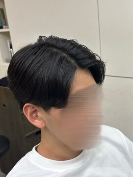 フェザーパーマ/グレーブルーカラー／刈り上げショートパンク