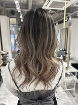 ロゼル(ROSEL) 全頭ブリーチから作るバレイヤージュ