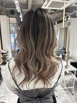 ロゼル(ROSEL) 全頭ブリーチから作るバレイヤージュ