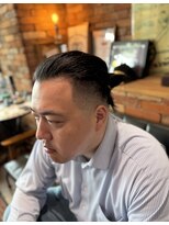フォーコーナーズ(Four Corners)&nbsp;スキンフェードツーブロック刈り上げジェットモヒカンマンバン