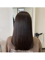 五感鷹匠 髪の診療所 くすみアッシュブラウンの艶セミロング 40代|艶カラー