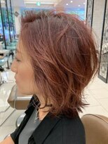 ミーティア バイ クアトロ(Meteor By QUATRO)&nbsp;くびれショートボブ×チェリー系カラー