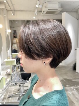 ストレータ バイ マリオ(Strata by mario) ［横山］丸みハンサムショート