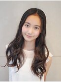 韓国風 黒髪ロングのゆるふわカール