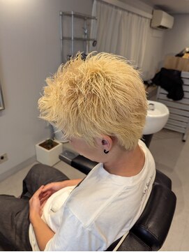 グットルーズトウキョウ(GOOD LOOSE TOKYO) 金髪ショート、スパイキーショート、ダブルカラー、短髪