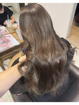 レイラバイアフロート 吉祥寺(Lila by afloat) オリーブベージュ/オリーブアッシュ/レイヤーカット/韓国ヘア