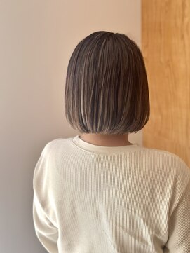 リノア 鵠沼海岸(LINOA) デザインカラー/レイヤーカット/ウェットヘア/オリーブベージュ