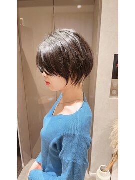 クエ(QUE) ツートンカラー/暗めカラー/ショート/ボブ/大人ショート横浜