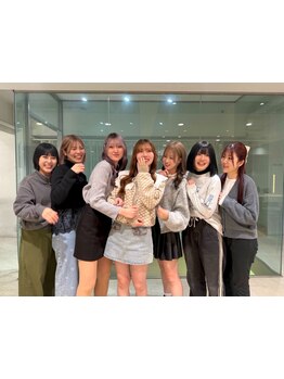 【Aujuaソムリエ在籍!】ベテラン女性スタッフ多数!高技術カット&ケアで家でも思い通りのスタイルが叶う☆