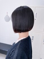 ウタ(uta)&nbsp;ライン感がかわいい　コンパクトボブ