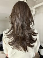 バベル 西宮(BABEL)&nbsp;秋冬にオススメ！ロングレイヤーカット × グレージュ