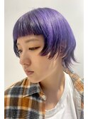 ちょっとだけローライトのパープルデザインショートウルフ