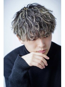 ハイトーン×ハイライト×波巻きパーマ