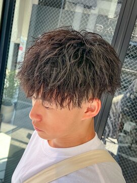 フジヤマ バーバー ショップ(FUJIYAMA BARBER SHOP) 波打ちパーマツイストスパイラルマッシュ【八木翔太】