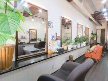 調布ヶ丘の美容室 カミノカタチの雰囲気（個室感覚での店内）