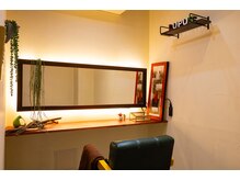 ルプス ヘアーアンドメイク(LUPUS HAIR&MAKE)の雰囲気（プライベート席で、お子様連れでも気軽にご来店できます。）