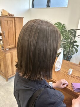 プルトヘアー(Pult Hair) 外はねボブ